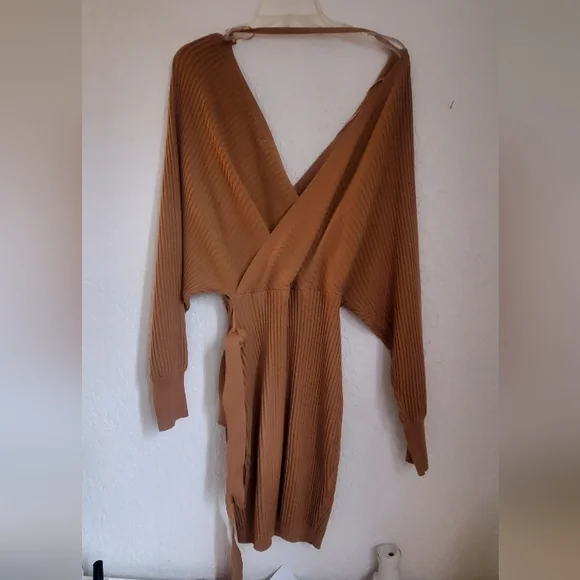 Beautiful dress - Picture 1 of 3